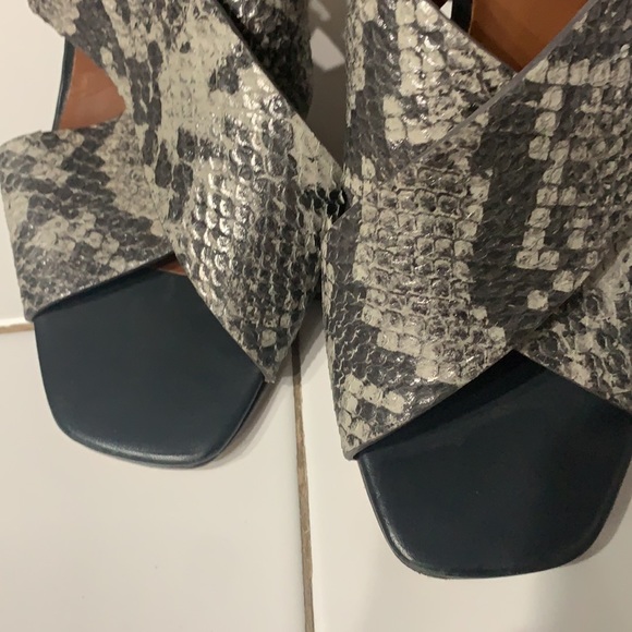 Rebecca Minkoff Snake open toe block heel sz 10 - Picture 5 of 5